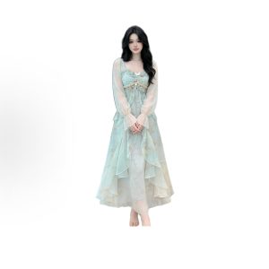 French-Style Tea Party: Sensual Princess-Style Long Dress with a Dreamy, Sheer Look and Long Sleeves